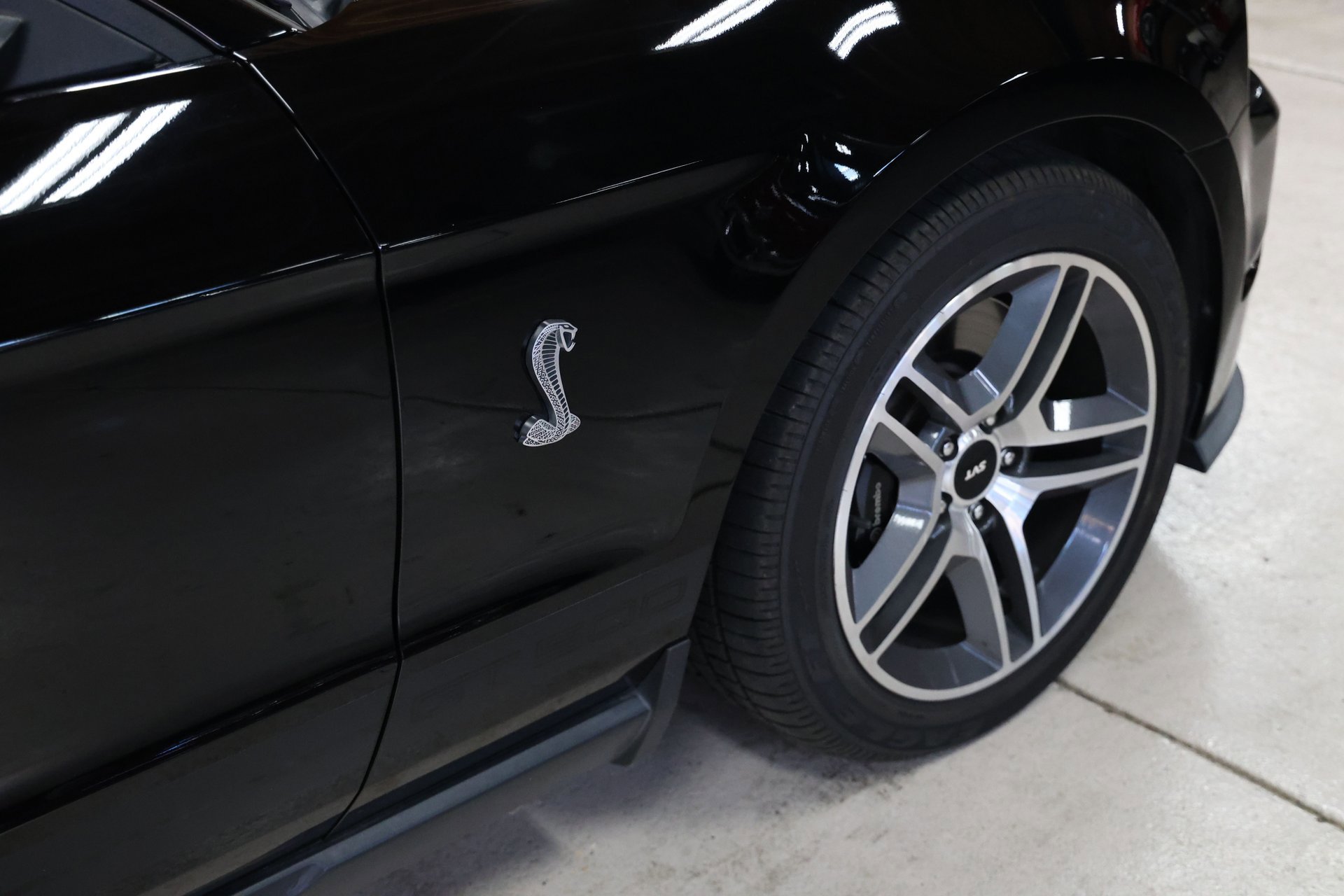 Used 2010 Ford Mustang Shelby GT500 image 23