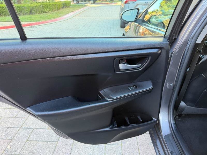 Used 2016 Toyota Camry SE FWD image 86