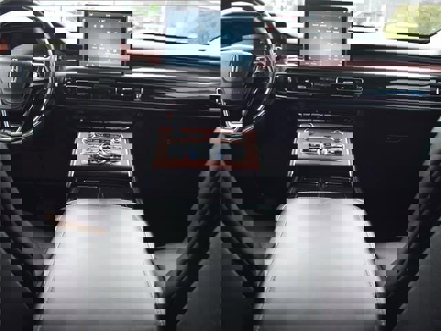 Used 2023 Lincoln Aviator Reserve image 30