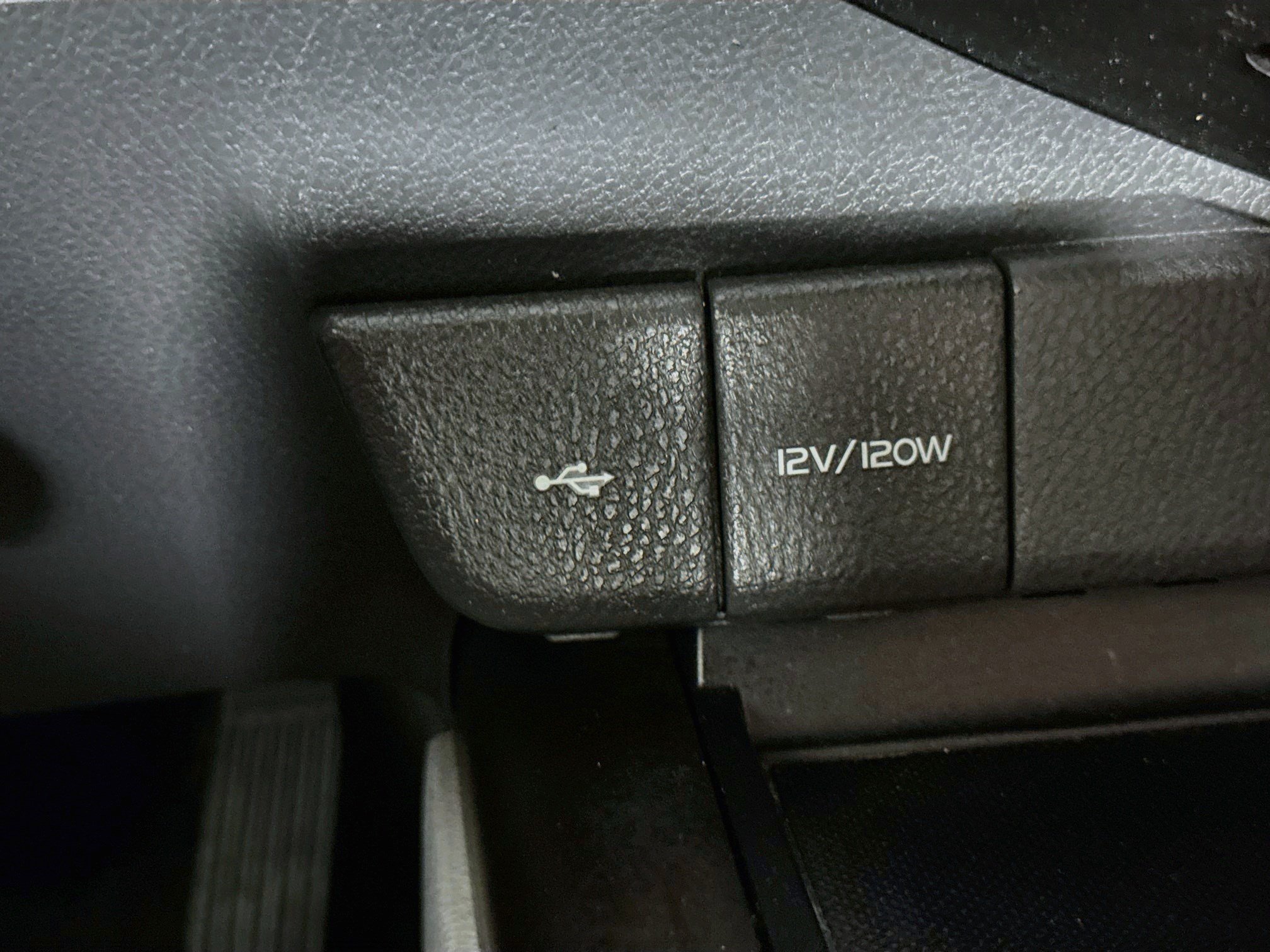 Used 2021 Toyota Camry LE FWD image 40