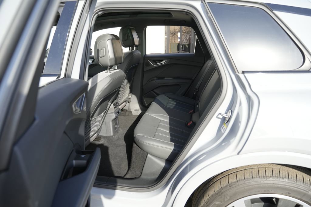 Used 2024 Audi Q4 e-tron Premium Plus w/ Premium Plus image 26