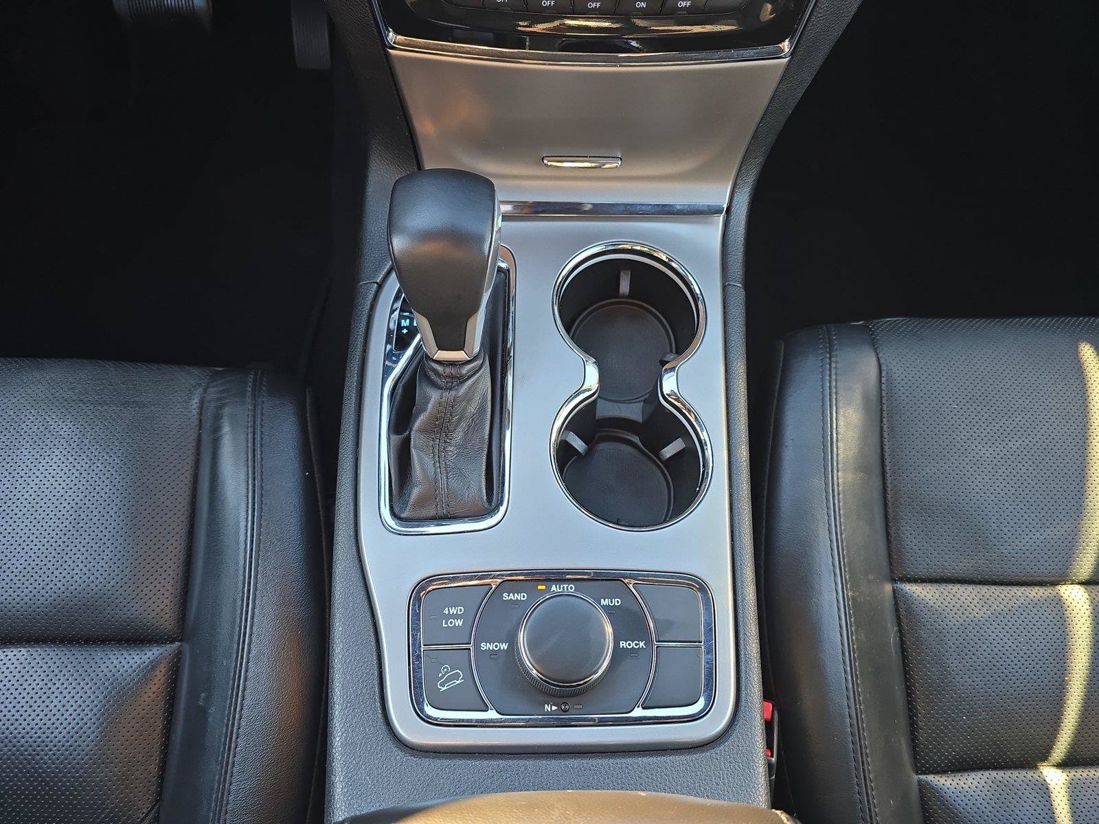 Used 2021 Jeep Grand Cherokee Limited AWD/4WD image 14