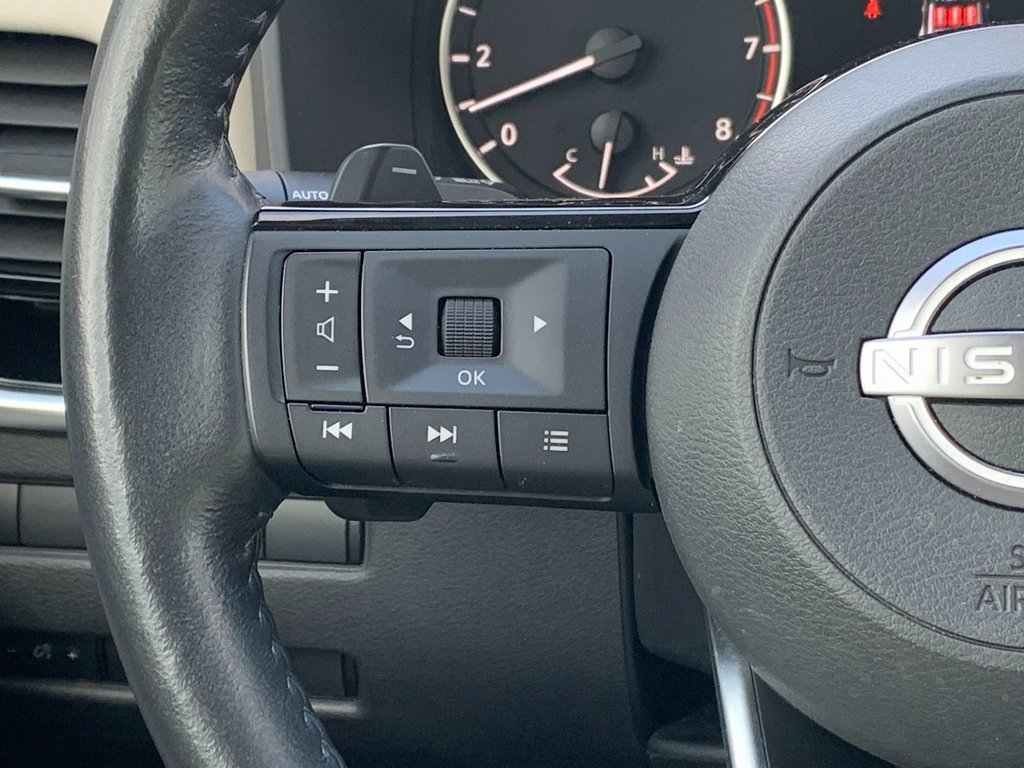 Used 2023 Nissan Rogue SL w/ SL Premium Package image 13