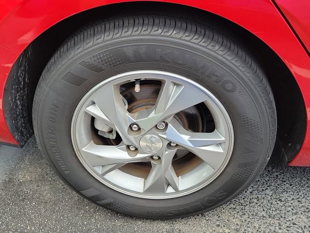 Used 2021 Hyundai Elantra SE FWD image 7