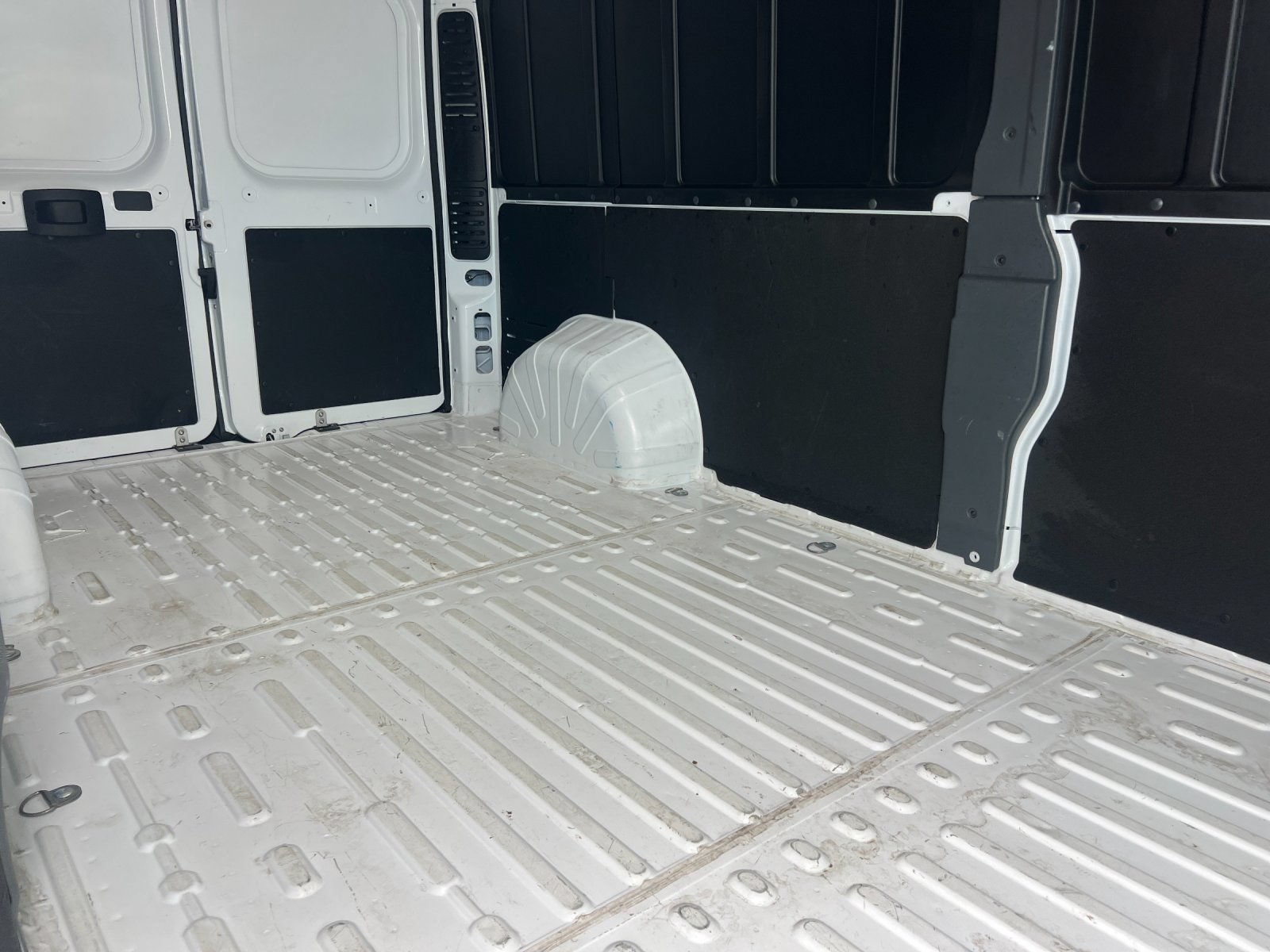 Used 2026 RAM ProMaster 2500 w/ Convenience Group FWD image 12