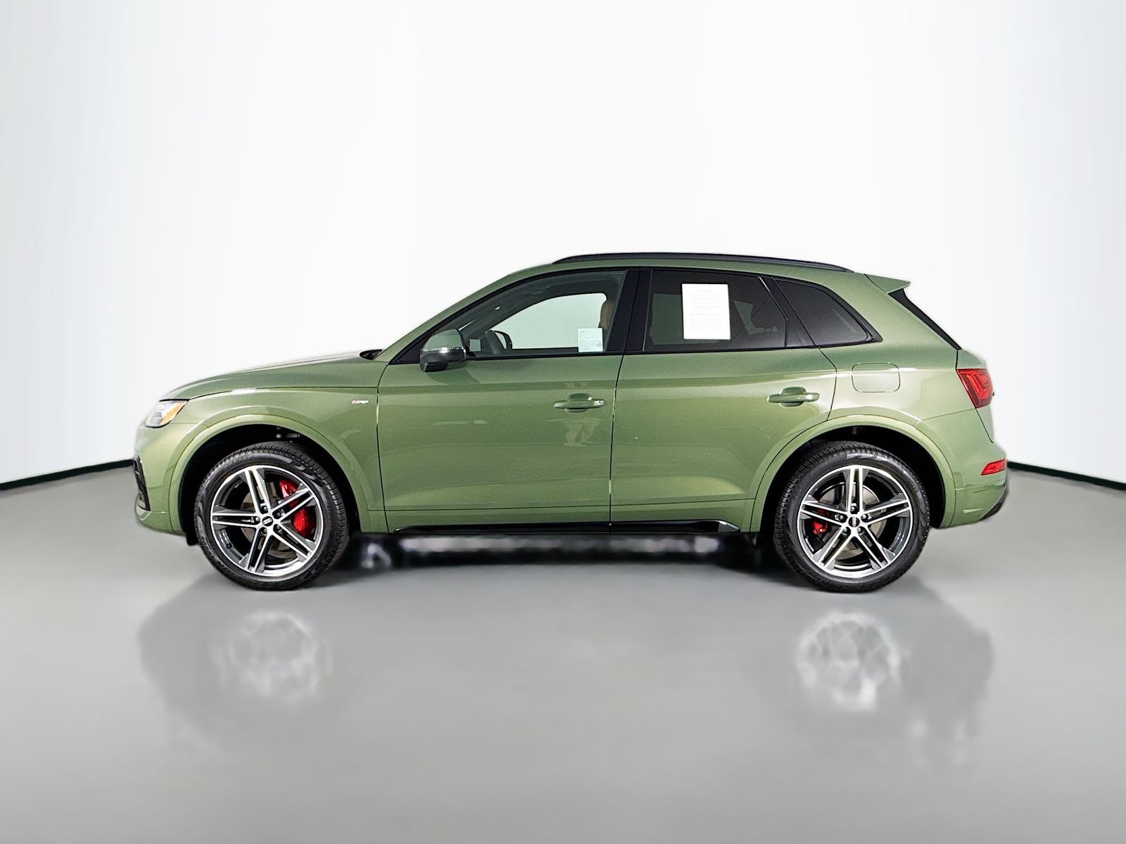 Certified 2024 Audi Q5 e Premium Plus w/ Premium Plus Package AWD/4WD image 4