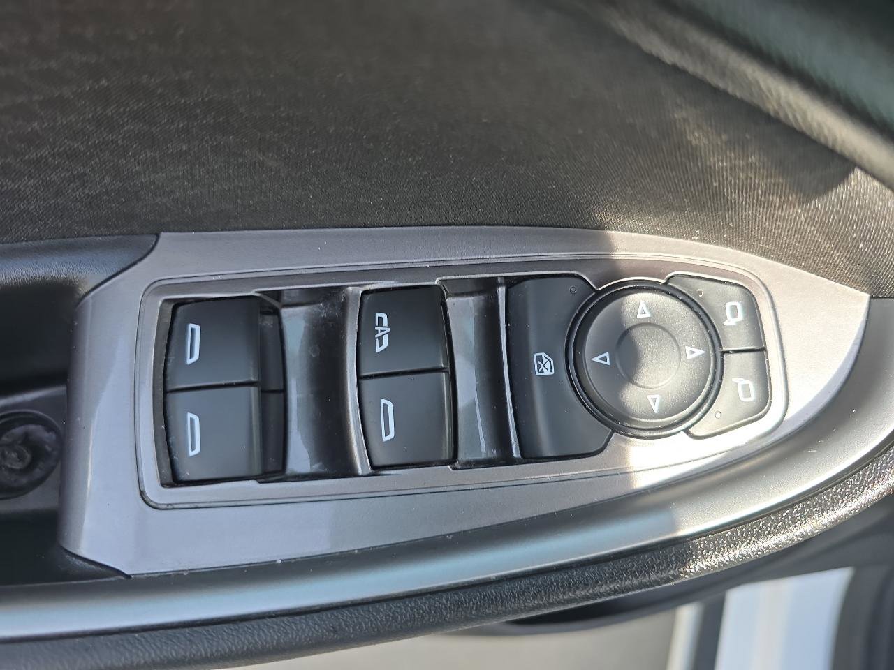 Used 2023 Chevrolet Malibu LT FWD image 16