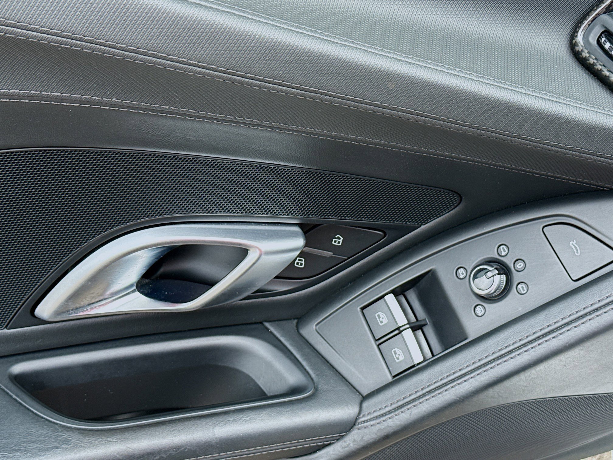 Used 2017 Audi R8 V10 image 19