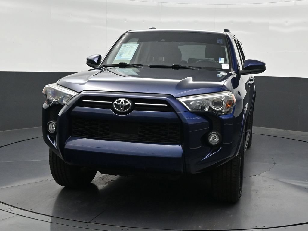 Used 2020 Toyota 4Runner SR5 AWD/4WD image 9