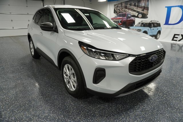 New 2025 Ford Escape Active w/ Cold Weather Package