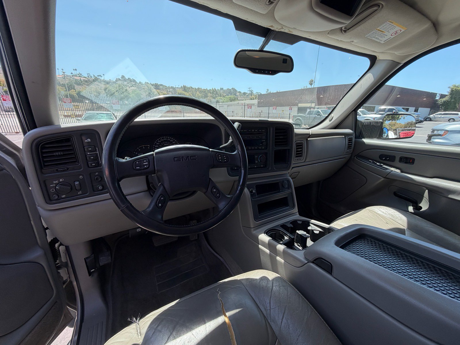 Used 2004 GMC Sierra 3500 SLT w/ Heavy-Duty Power Package AWD/4WD image 17