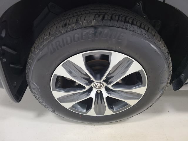 Certified 2026 Toyota Highlander XLE AWD/4WD image 9