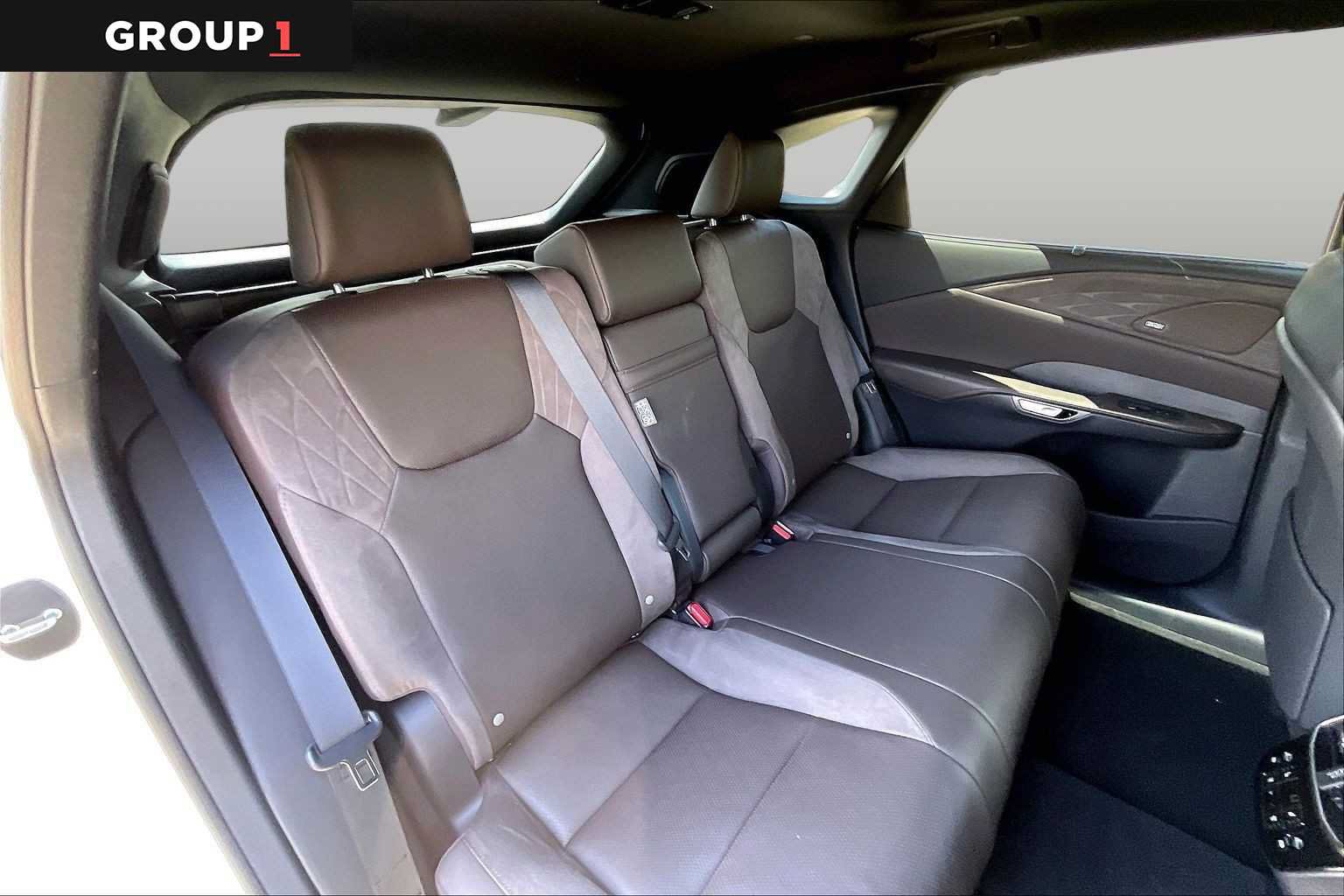 Certified 2025 Lexus RX 350 FWD w/ Convenience Package image 17