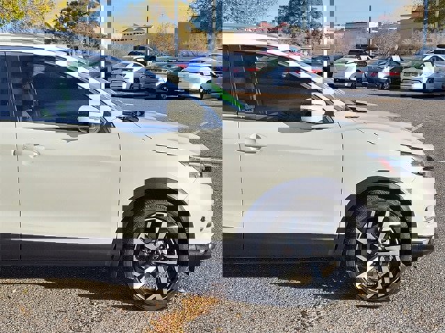 Used 2021 Nissan Rogue Sport SL w/ Premium Package image 2