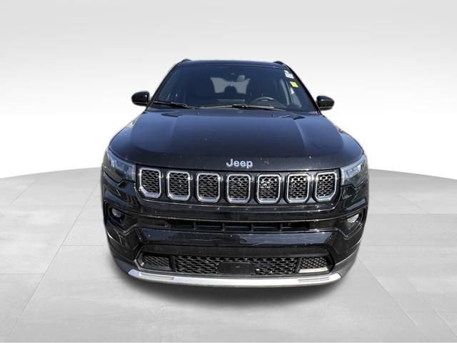 Used 2023 Jeep Compass Limited AWD/4WD image 11