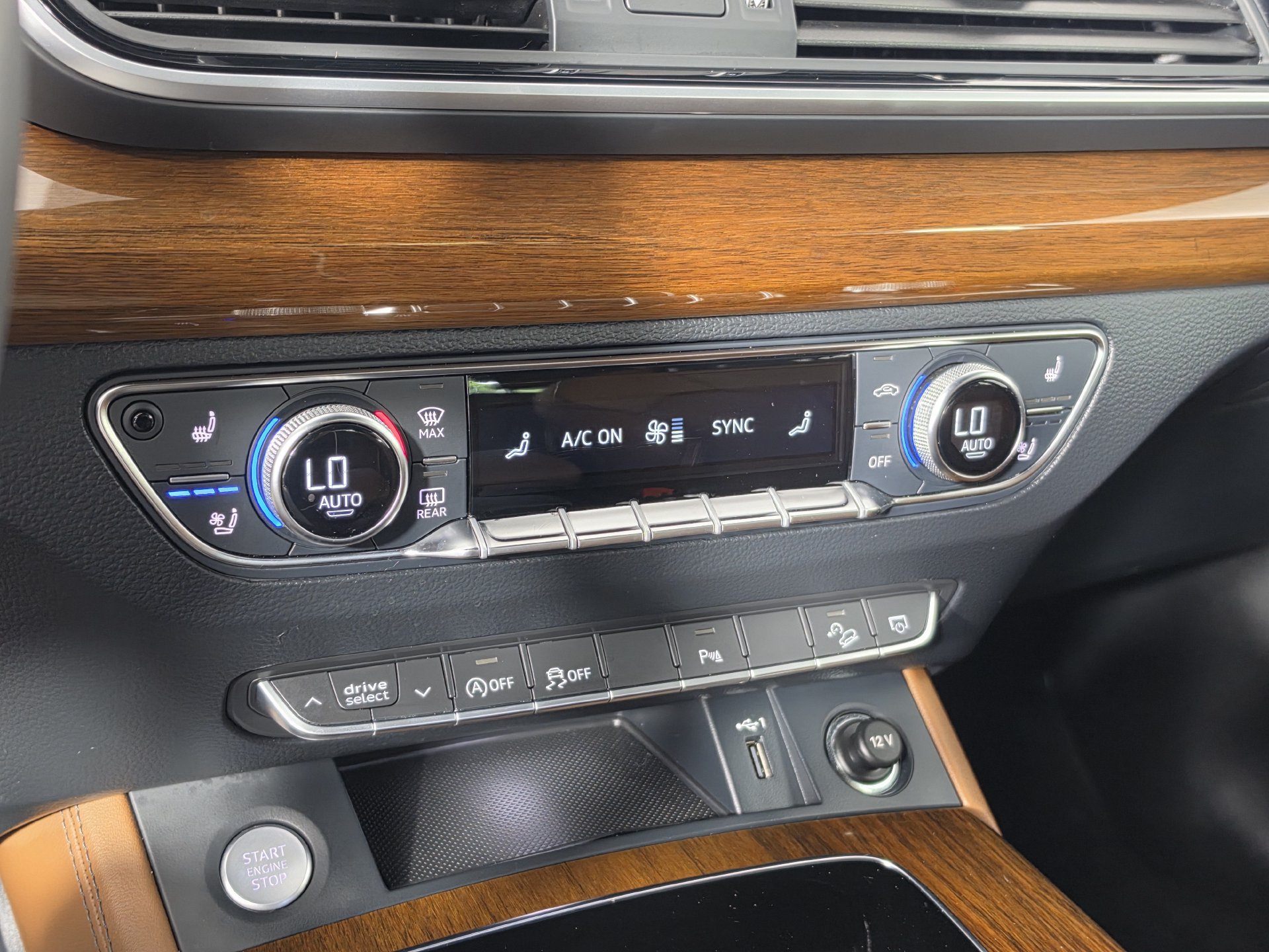 Used 2024 Audi Q5 Premium Plus w/ Premium Plus Package AWD/4WD image 18