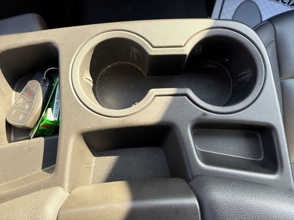 Used 2025 GMC Sierra 1500 SLT image 17