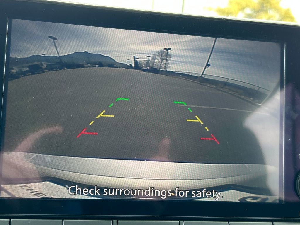 Used 2025 Nissan Rogue SV image 14