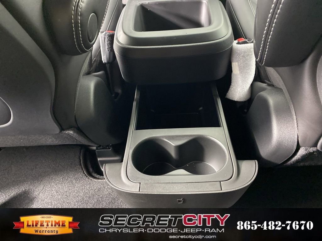 New 2026 Chrysler Pacifica Select image 29