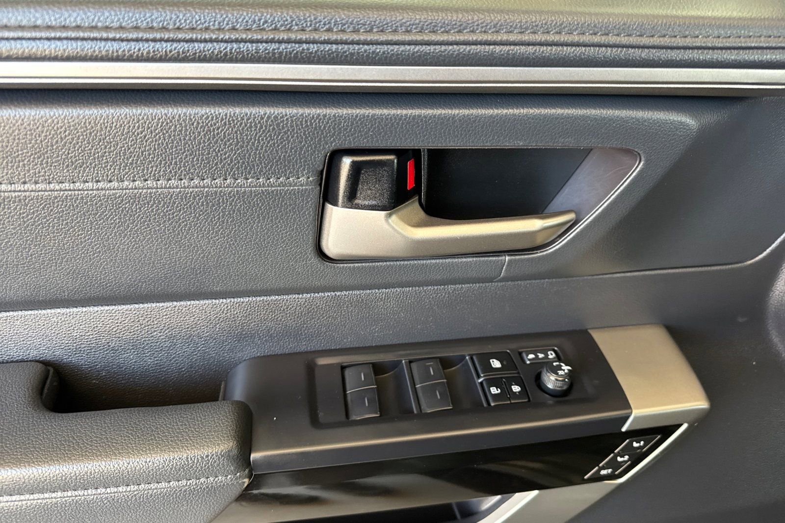 Used 2023 Toyota Tundra Limited image 10