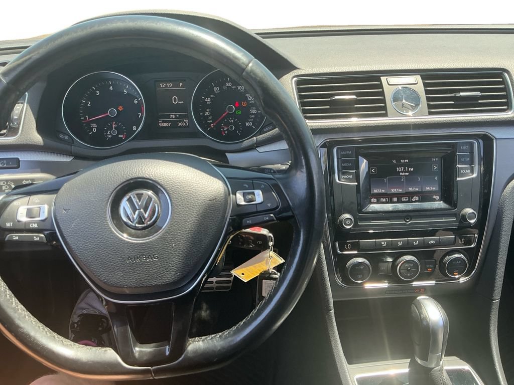 Used 2016 Volkswagen Passat 1.8T R-Line FWD image 24