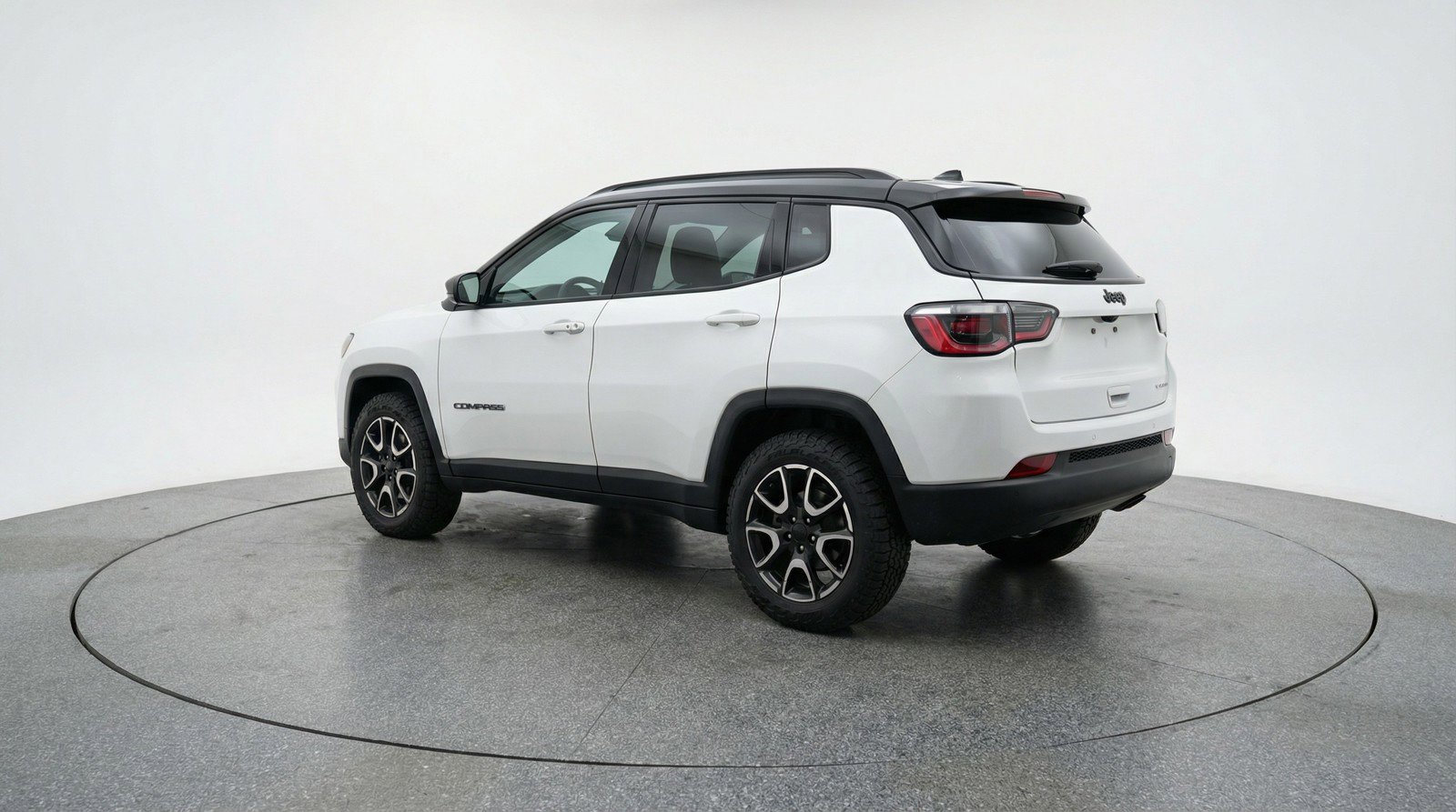 Used 2025 Jeep Compass Trailhawk AWD/4WD image 6