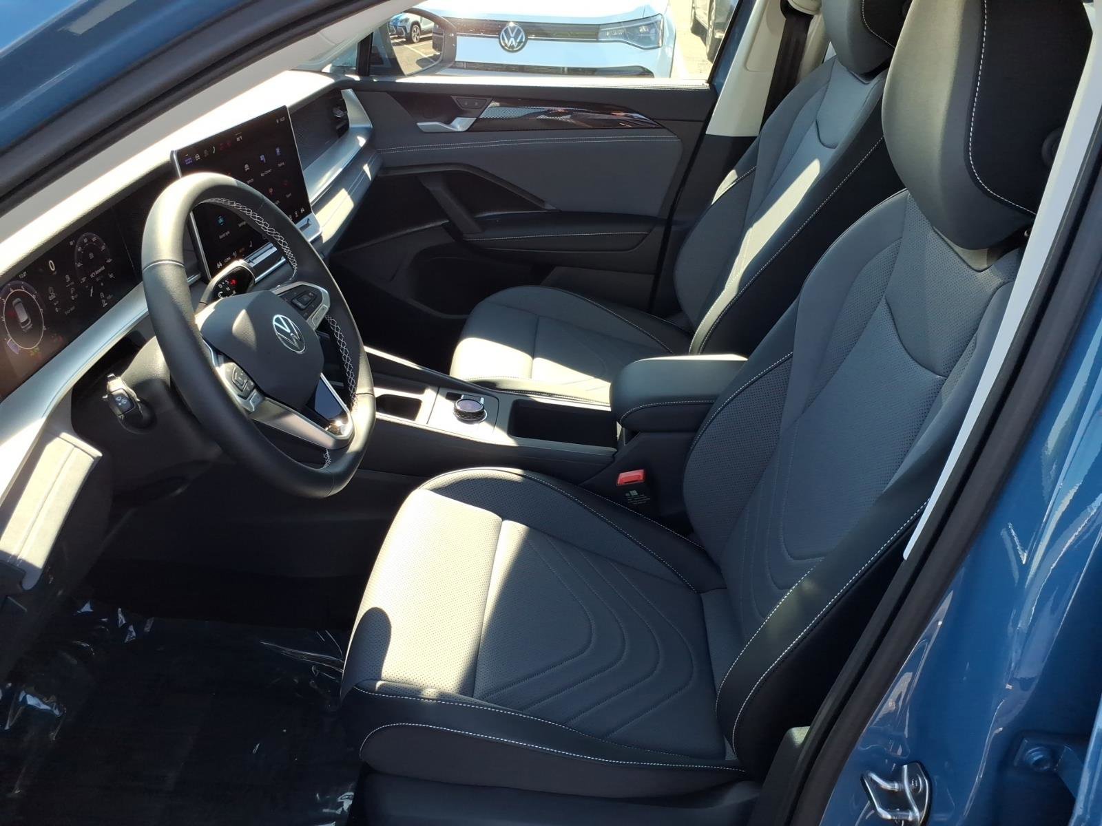 New 2026 Volkswagen Tiguan SE image 10