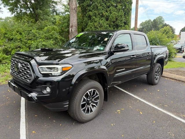 Used 2022 Toyota Tacoma TRD Sport w/ Technology Package AWD/4WD image 8