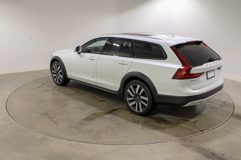 Used 2024 Volvo V90 B6 Cross Country Ultimate w/ Climate Package image 3