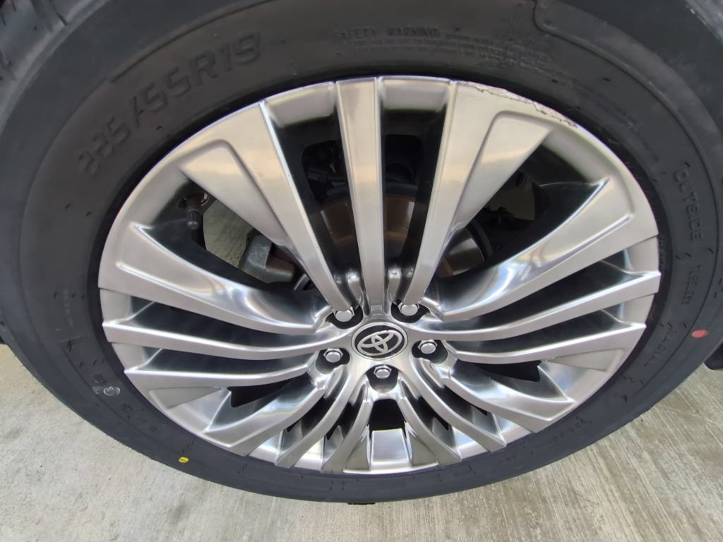 Used 2021 Toyota Venza Limited AWD/4WD image 29