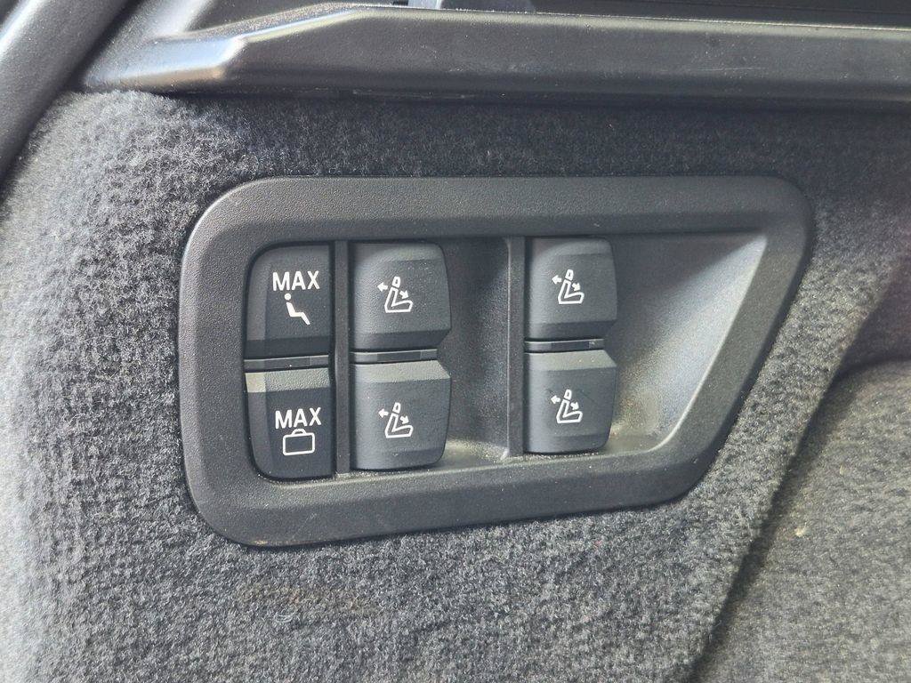 Used 2025 BMW X7 xDrive40i AWD/4WD image 9
