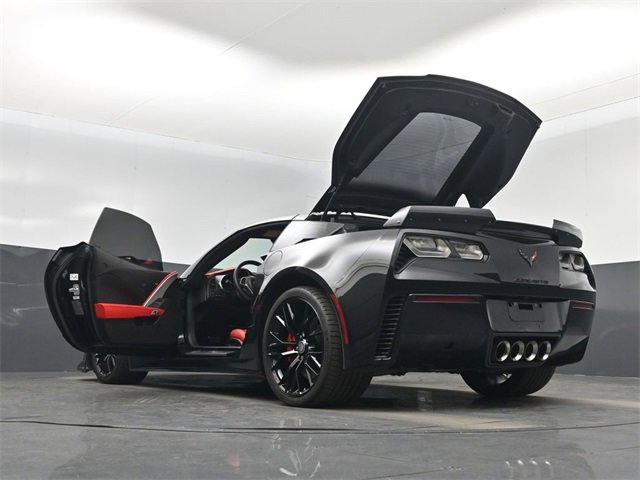 Used 2015 Chevrolet Corvette Z06 w/ 2LZ Preferred Equipment Group image 62