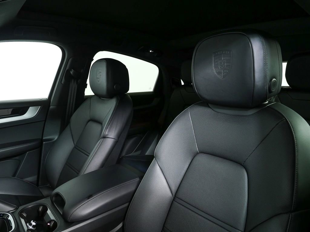 Certified 2026 Porsche Cayenne Coupe image 5