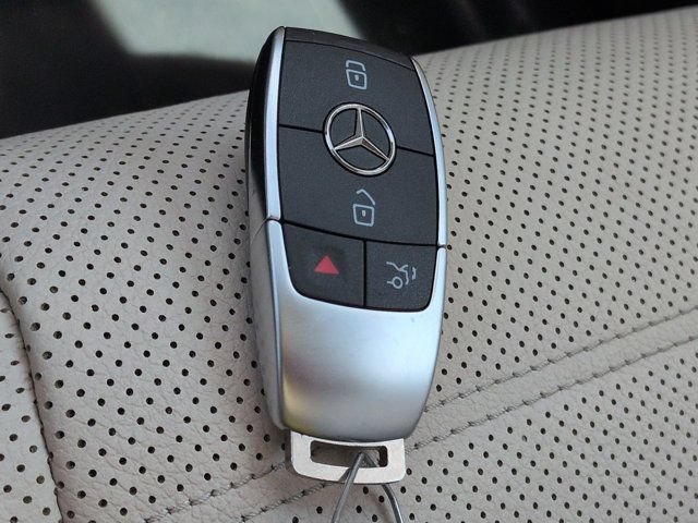 Used 2024 Mercedes-Benz GLS 580 4MATIC w/ Warmth & Comfort Package image 30