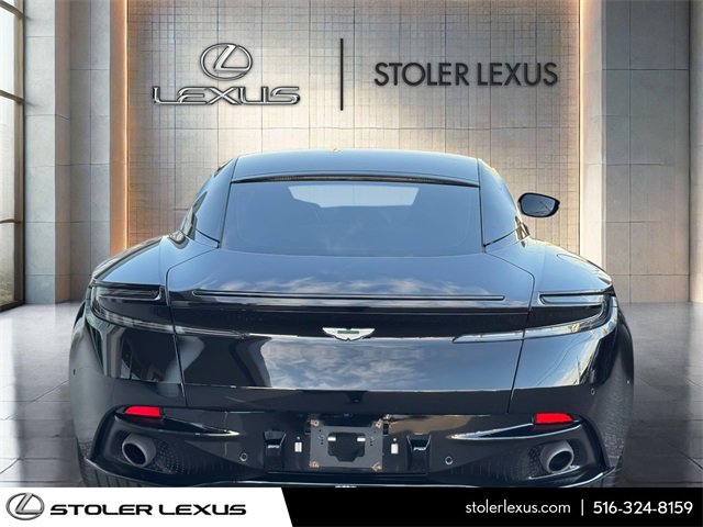 Used 2018 Aston Martin DB11 Coupe image 9