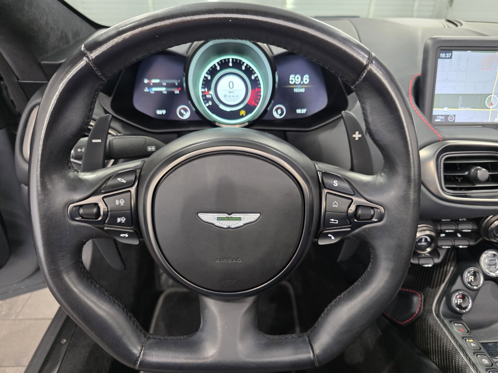 Used 2023 Aston Martin V8 Vantage Roadster image 11