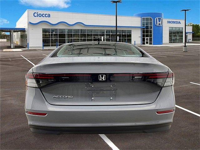 New 2025 Honda Accord SE image 4