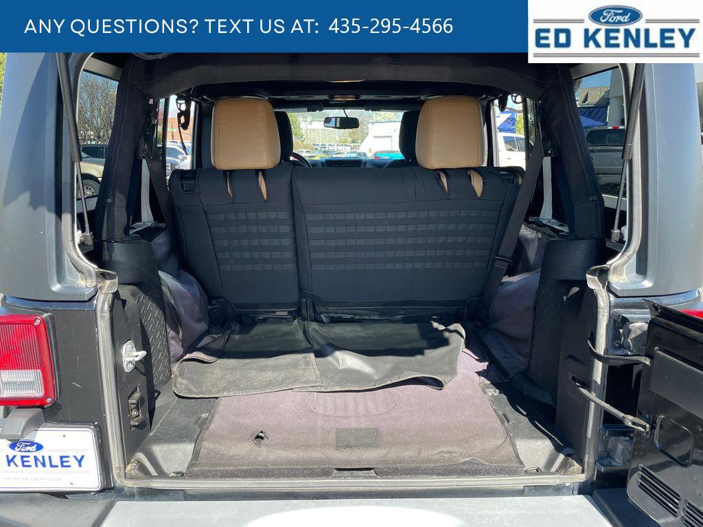 Used 2015 Jeep Wrangler Unlimited Sahara w/ Dual Top Group image 27