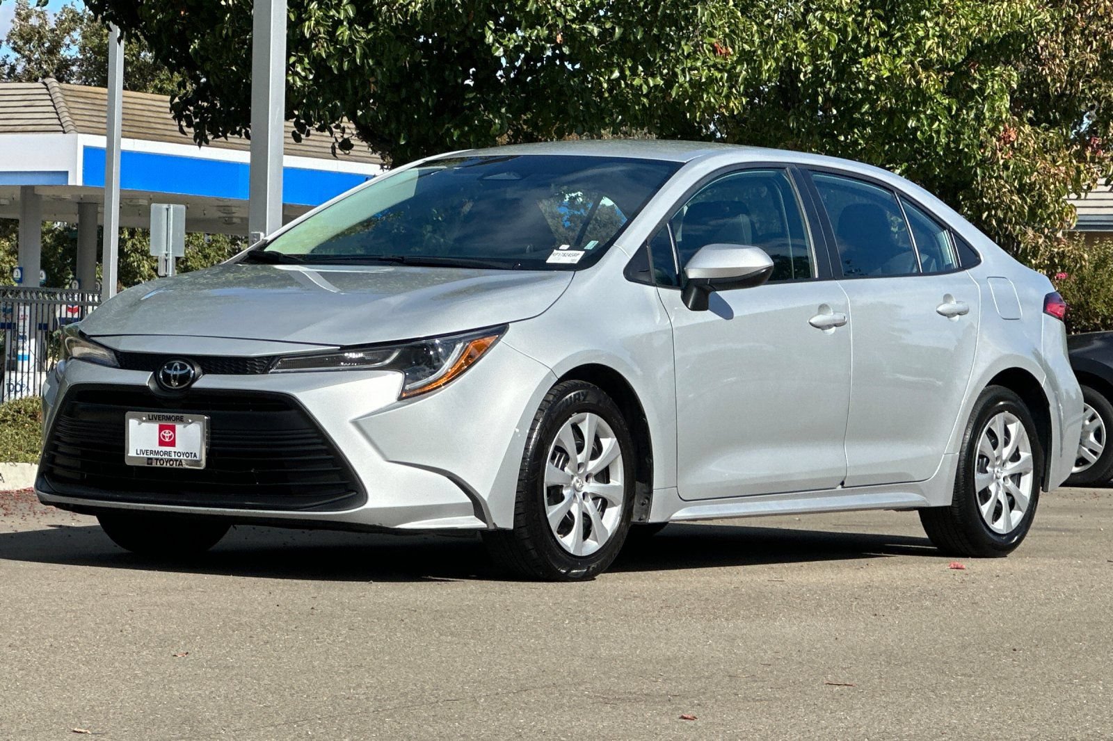 Used 2024 Toyota Corolla LE FWD image 8