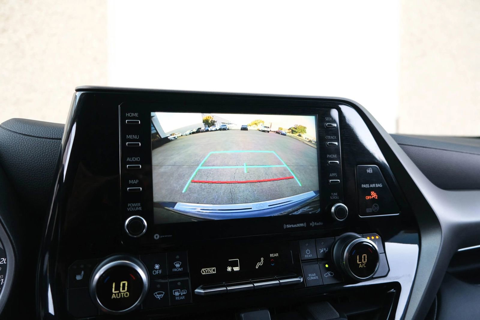 Used 2022 Toyota Highlander XLE image 46