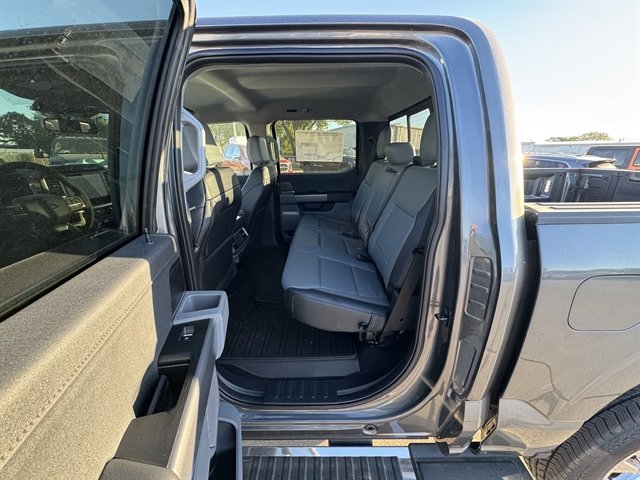 New 2025 Ford F150 Lariat w/ Equipment Group 501A Mid image 26