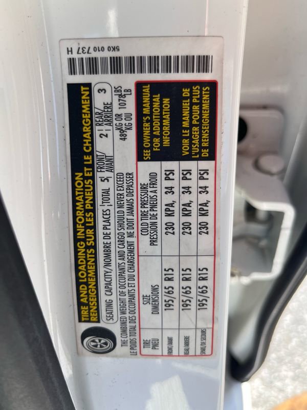 Used 2012 Volkswagen Golf 4-Door FWD image 28