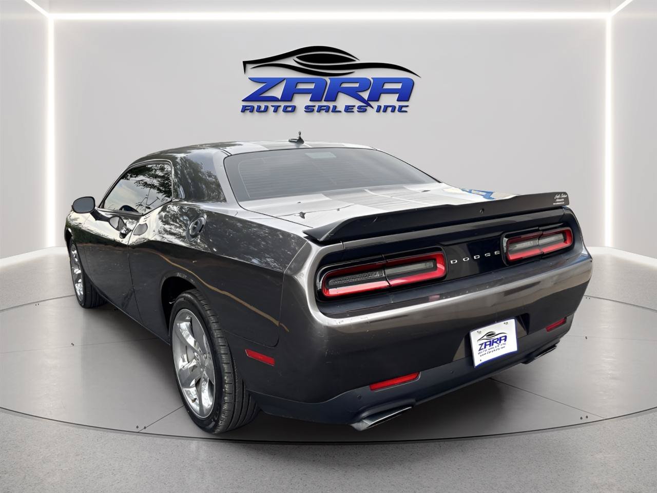 Used 2016 Dodge Challenger R/T Plus RWD image 5