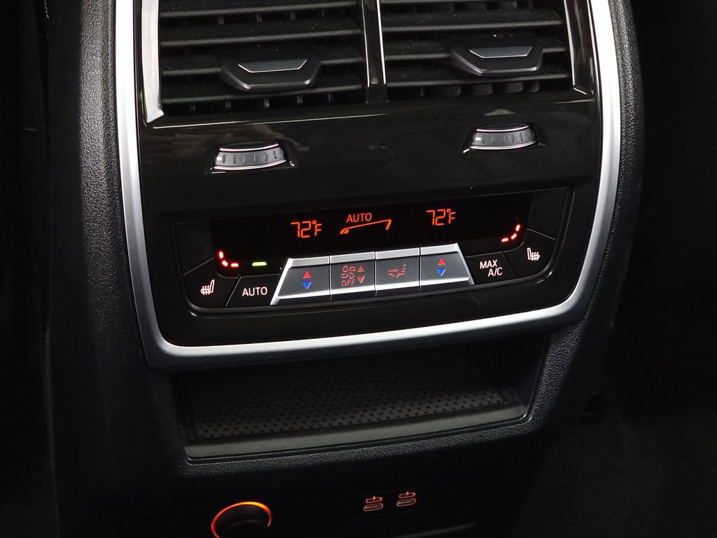 Used 2023 BMW X7 xDrive40i w/ M Sport Package AWD/4WD image 40