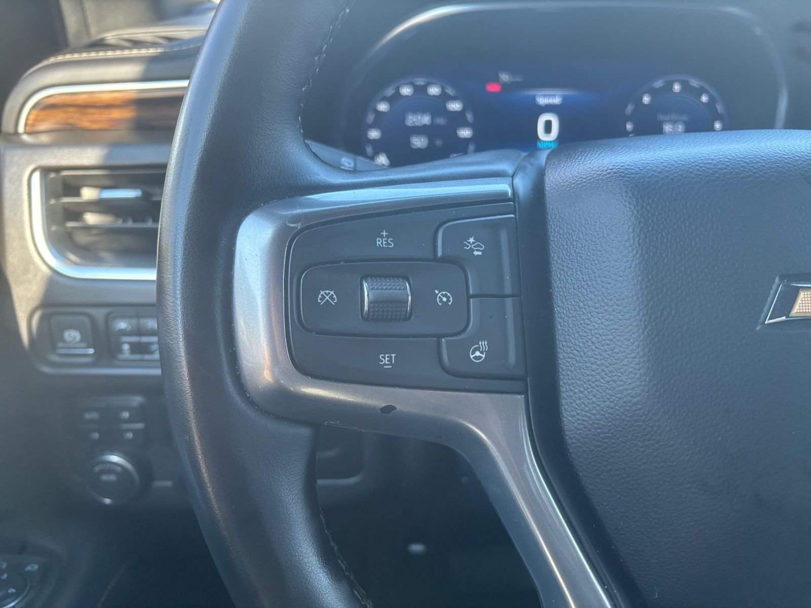 Used 2024 Chevrolet Tahoe Premier AWD/4WD image 22