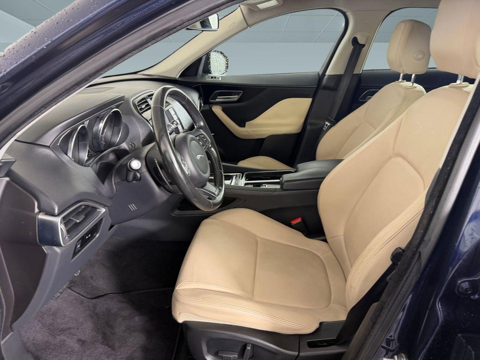 Used 2018 Jaguar F-PACE Premium AWD/4WD image 5