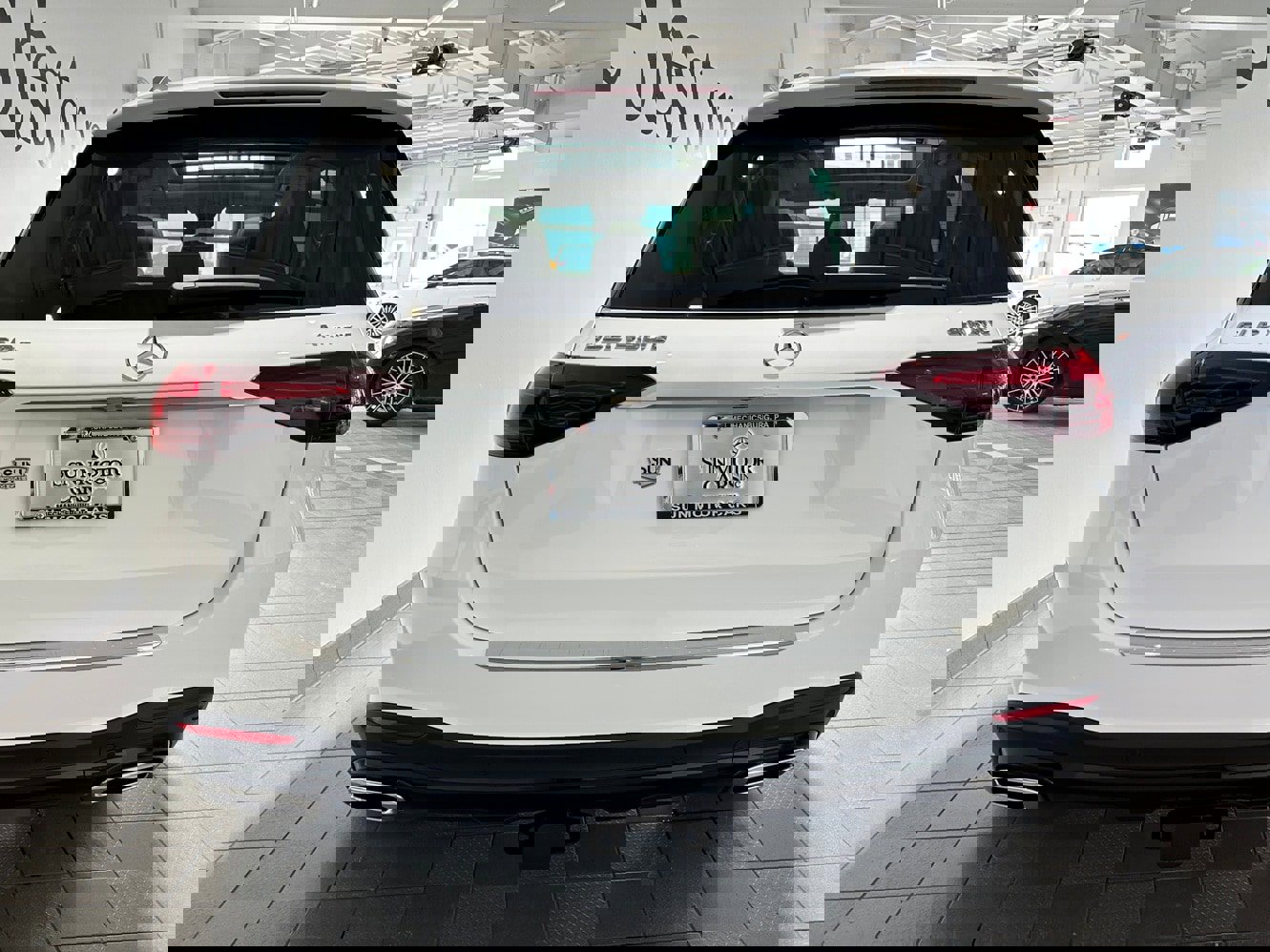 New 2026 Mercedes-Benz GLE 450e Exclusive 4MATIC AMG Line Plug image 5