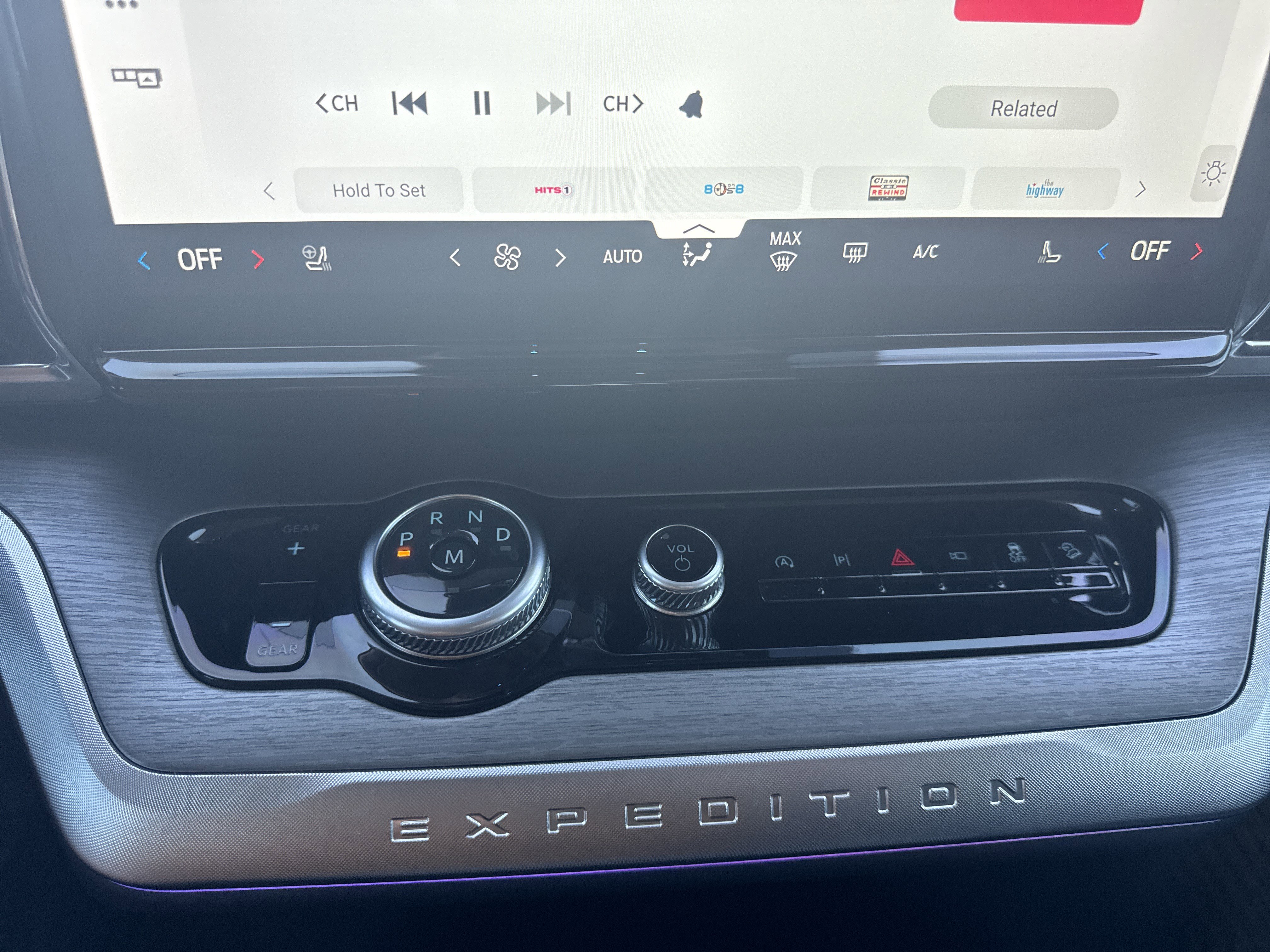 Certified 2025 Ford Expedition Platinum w/ Driver's Package image 27