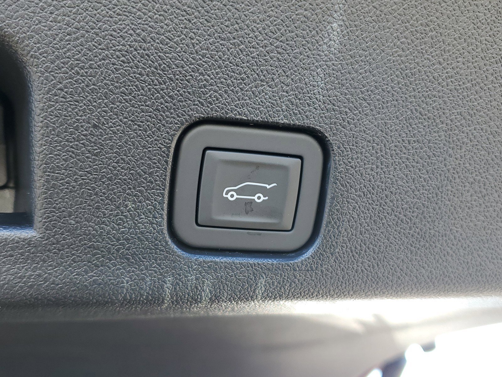 New 2025 GMC Acadia Elevation image 9