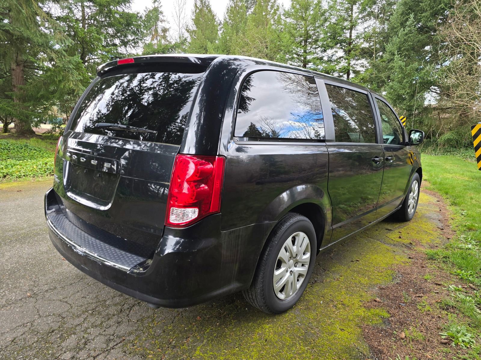 Used 2018 Dodge Grand Caravan SE image 5